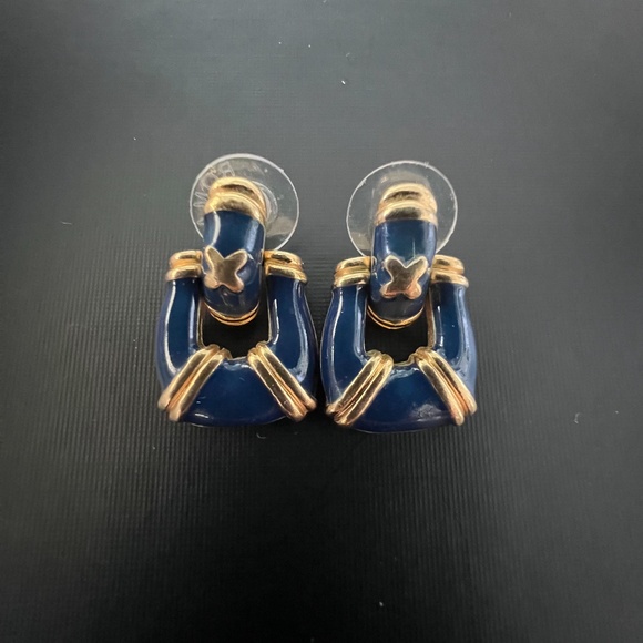 Vintage Avon Earrings Doorknocker Navy Blue Enamel Goldtone Makers Mark - Picture 1 of 5